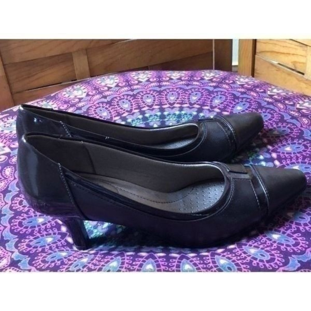 Lifestride Karlyle Brown/Bronze Metallic Kitten Heel Pumps
